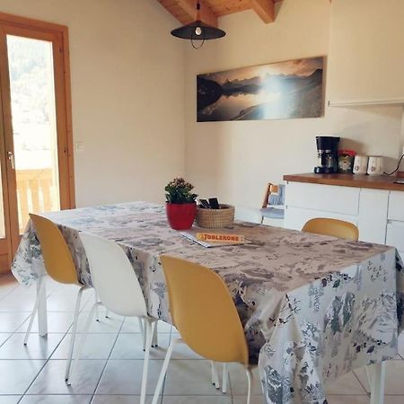 Confortable Chalet Avec Magnifique Vue En Gruyere. 샤메이 외부 사진
