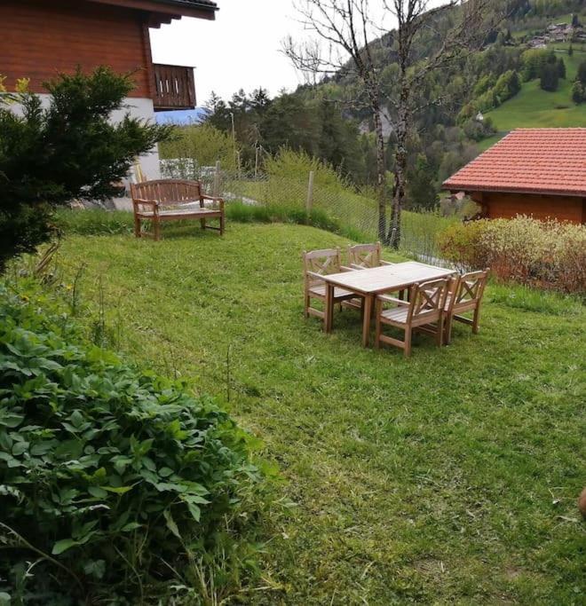 Confortable Chalet Avec Magnifique Vue En Gruyere. 샤메이 외부 사진