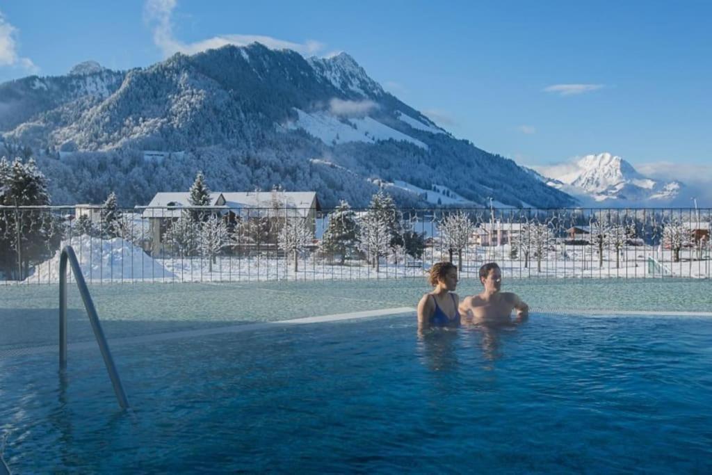 Confortable Chalet Avec Magnifique Vue En Gruyere. 샤메이 외부 사진